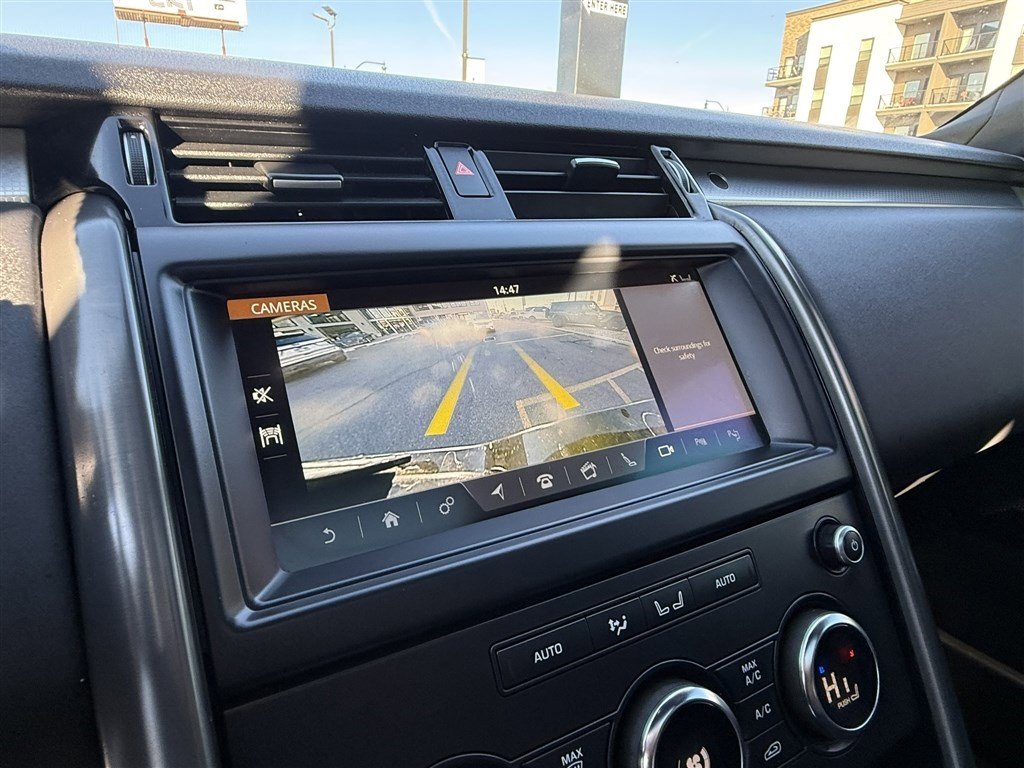 Used 2020 Land Rover Discovery Landmark image 27