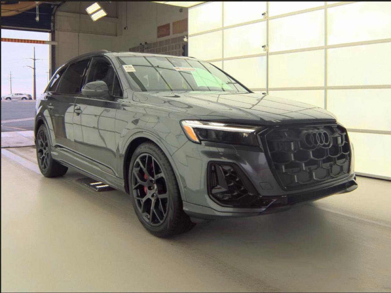 Used 2025 Audi SQ7 Premium Plus AWD/4WD image 4