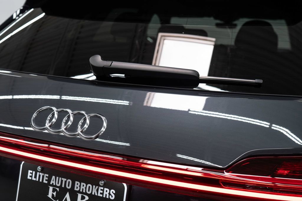 Used 2021 Audi e-tron Premium Plus w/ Premium Plus Package image 51