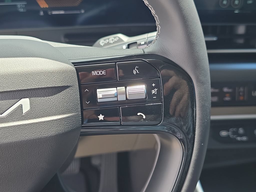 New 2027 Kia Carnival FWD image 31