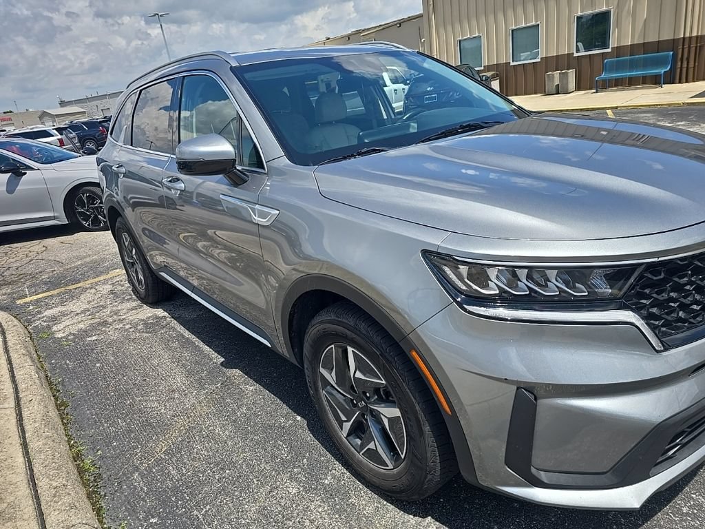 Used 2021 Kia Sorento S FWD image 2