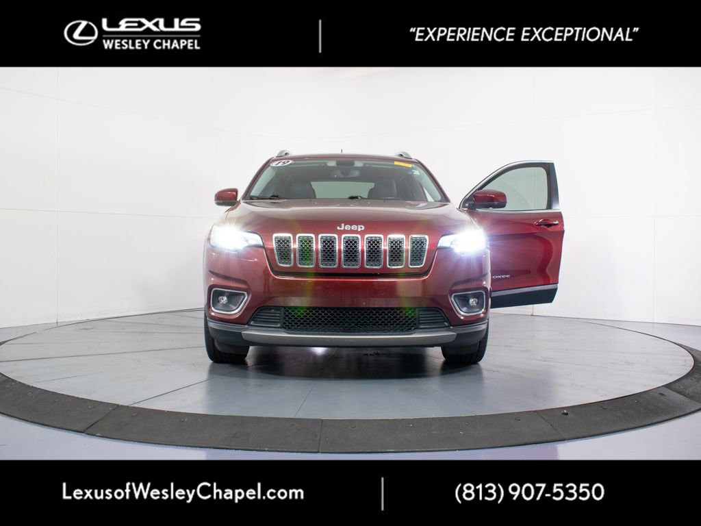 Used 2019 Jeep Cherokee Limited FWD image 35