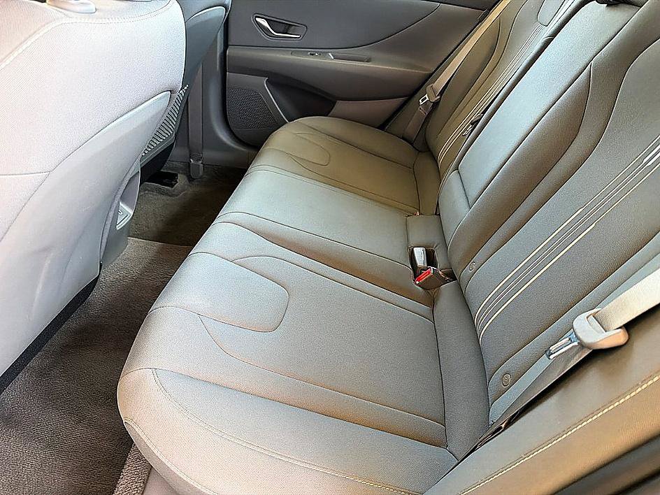 Certified 2025 Hyundai Elantra SEL FWD image 8