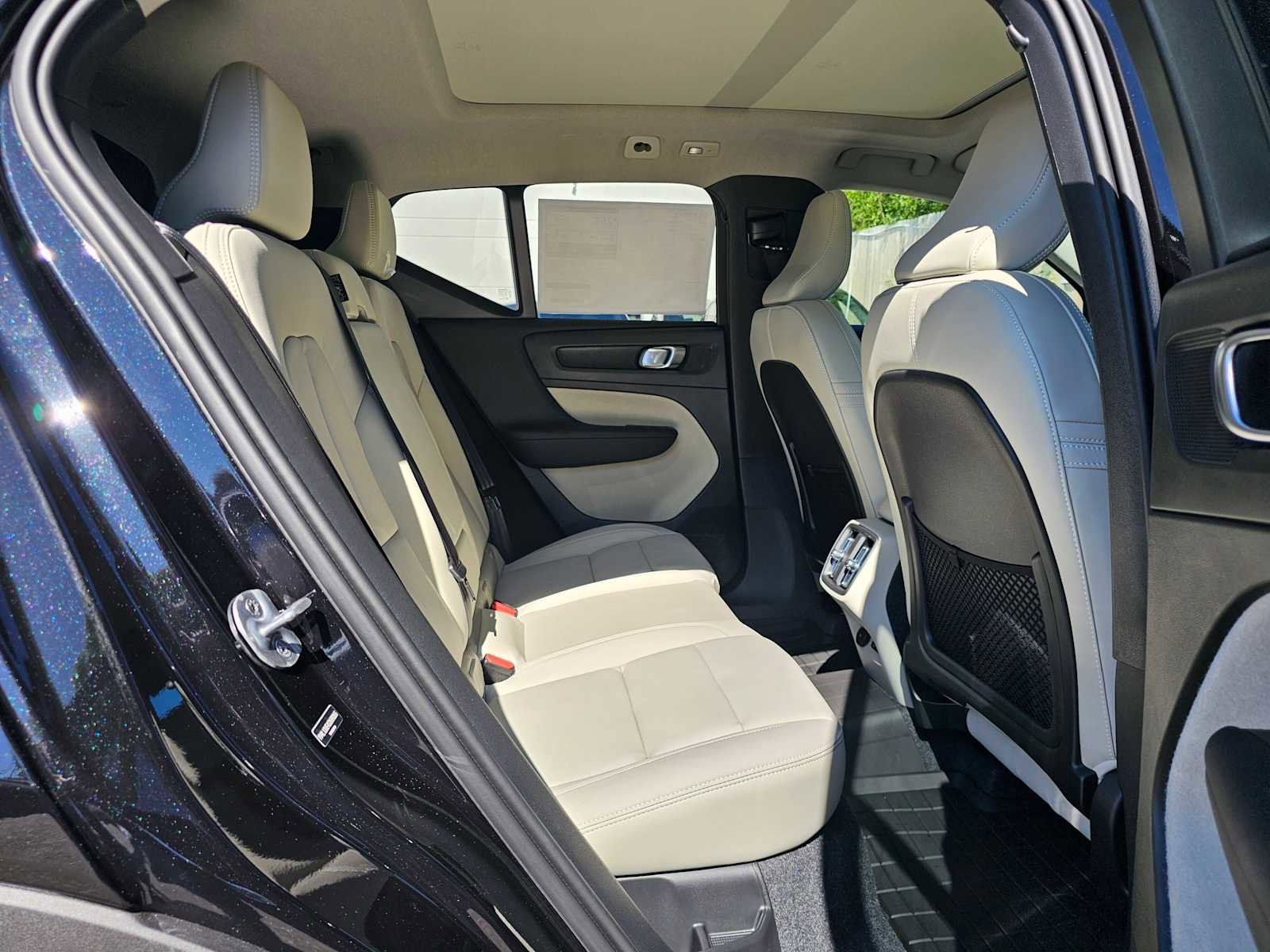 New 2025 Volvo XC40 B5 Plus w/ Protection Package Premier image 12