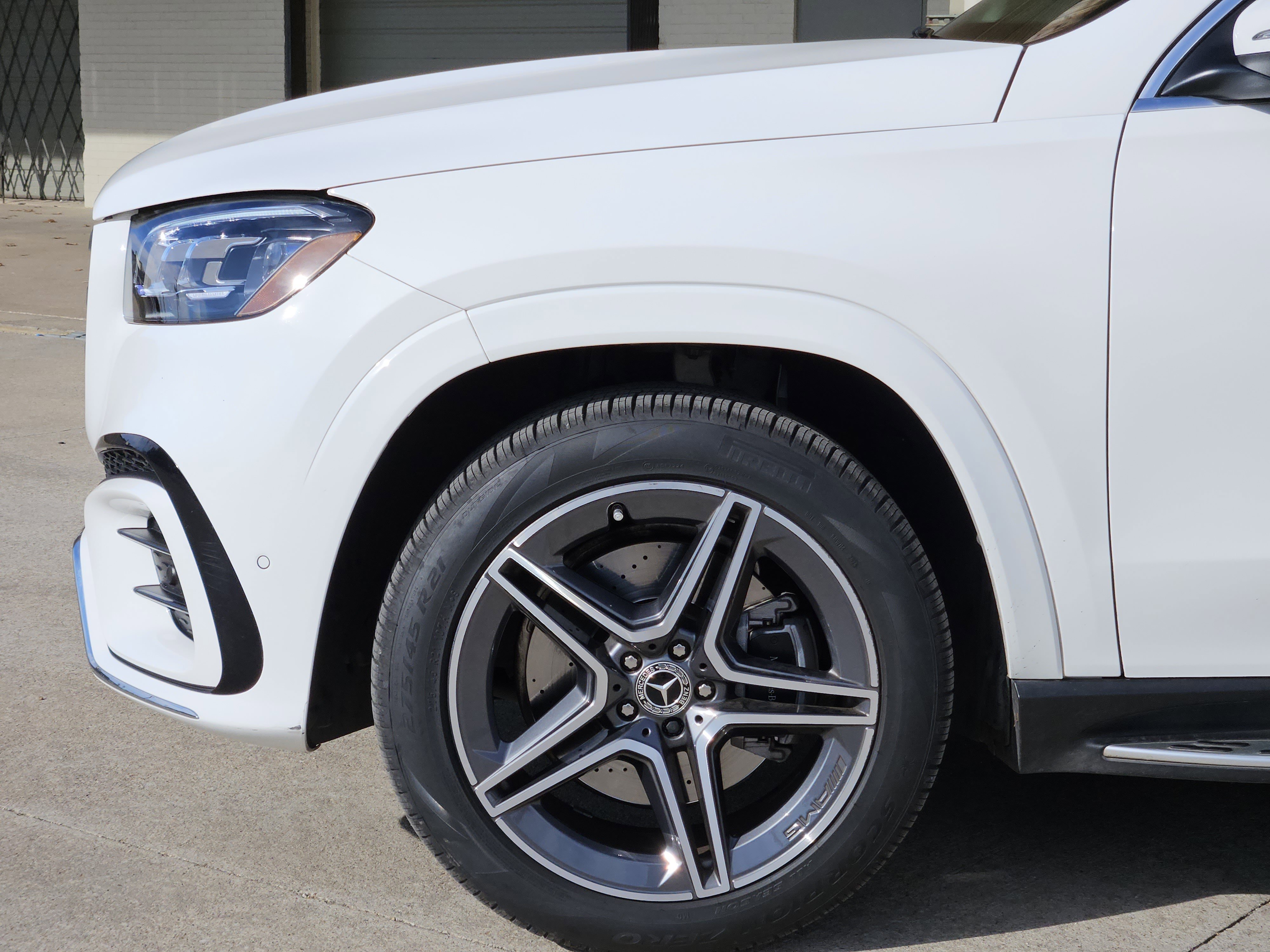 Used 2024 Mercedes-Benz GLS 450 4MATIC image 11