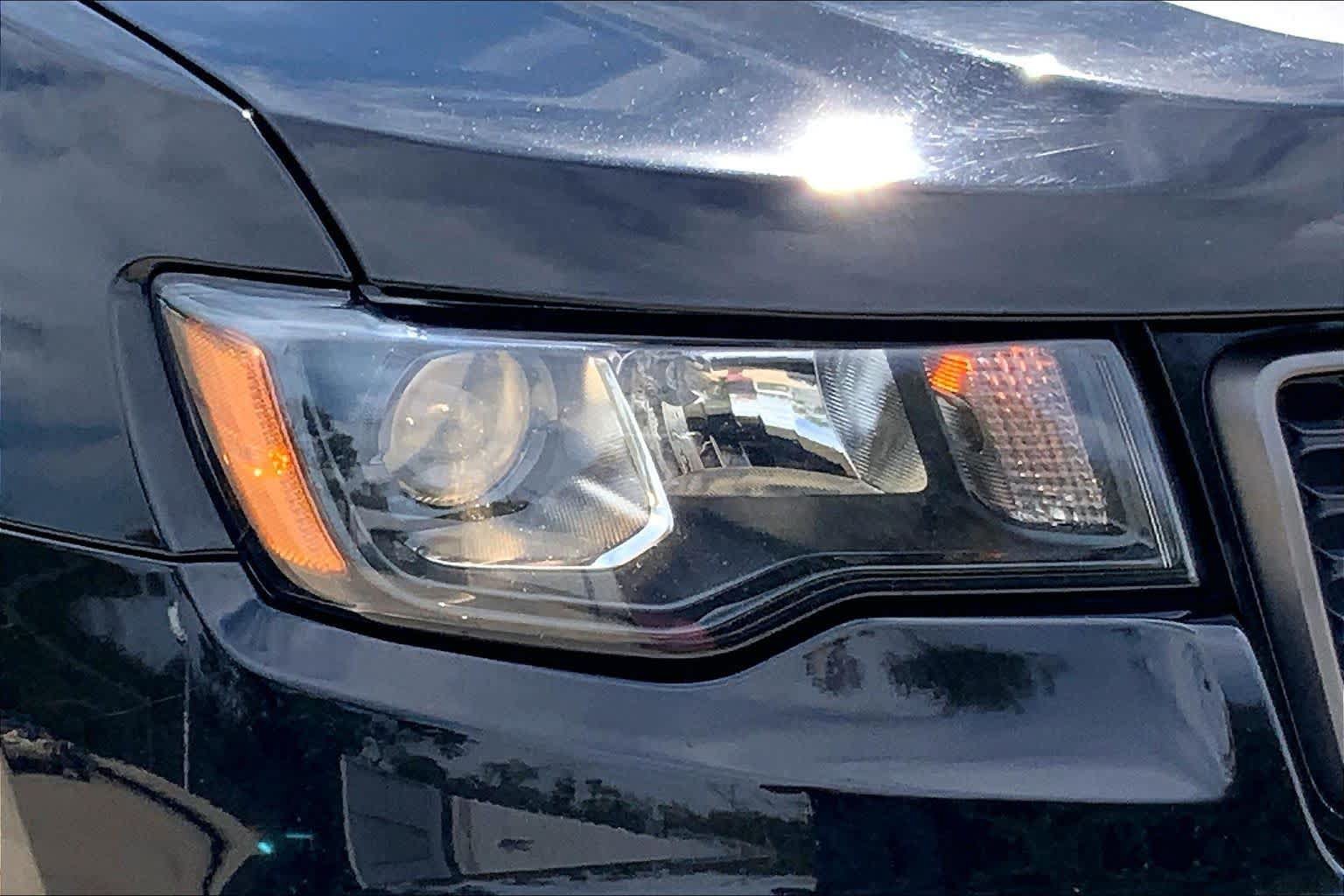 Used 2019 Jeep Grand Cherokee Trailhawk AWD/4WD image 26