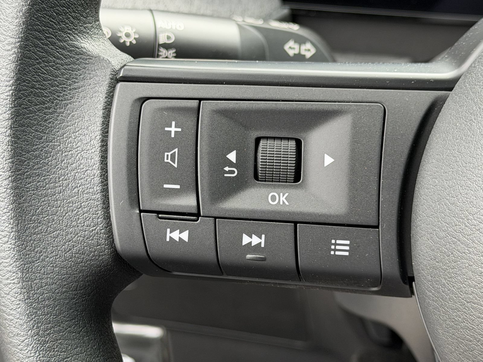New 2026 Nissan Kicks S FWD image 10