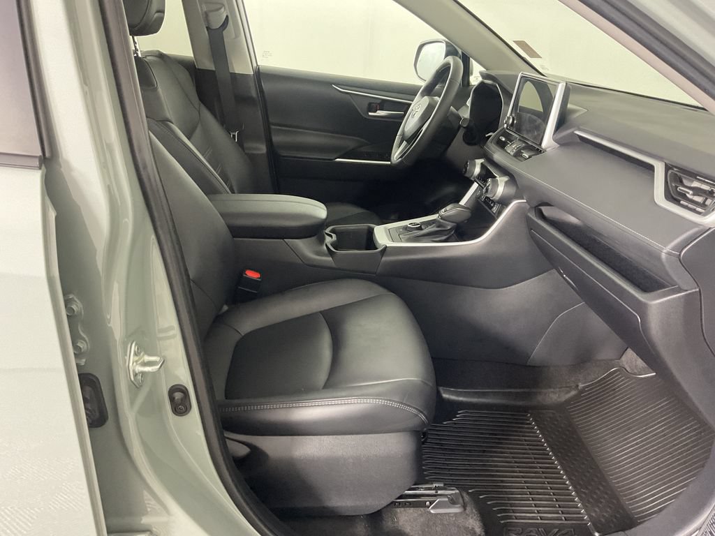 Used 2023 Toyota RAV4 XLE Premium AWD/4WD image 25