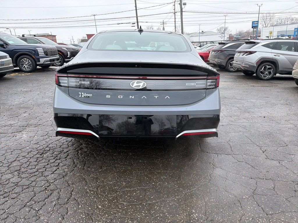 Certified 2024 Hyundai Sonata SEL w/ Convenience Package image 6