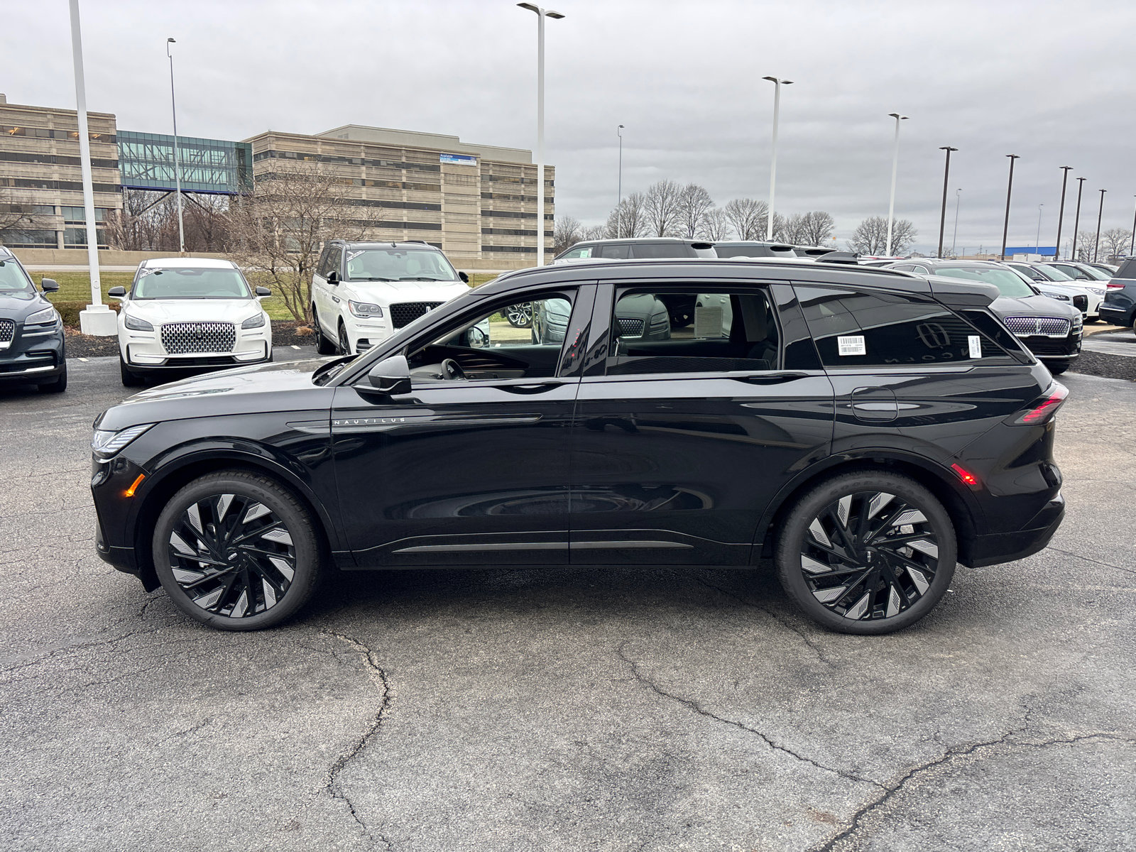 New 2026 Lincoln Nautilus Reserve image 4