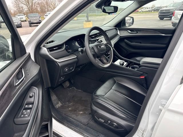 Used 2023 Jeep Grand Cherokee L Limited AWD/4WD image 10
