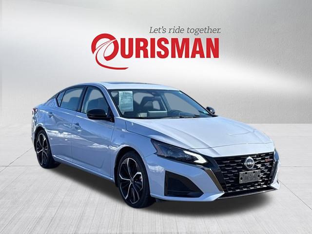 Used 2023 Nissan Altima 2.5 SR w/ SR Premium Package