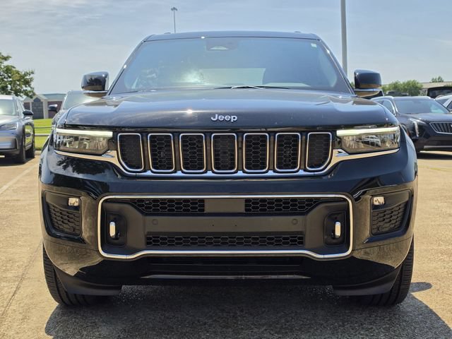 Used 2023 Jeep Grand Cherokee Overland w/ Luxury Tech Group IV RWD image 3