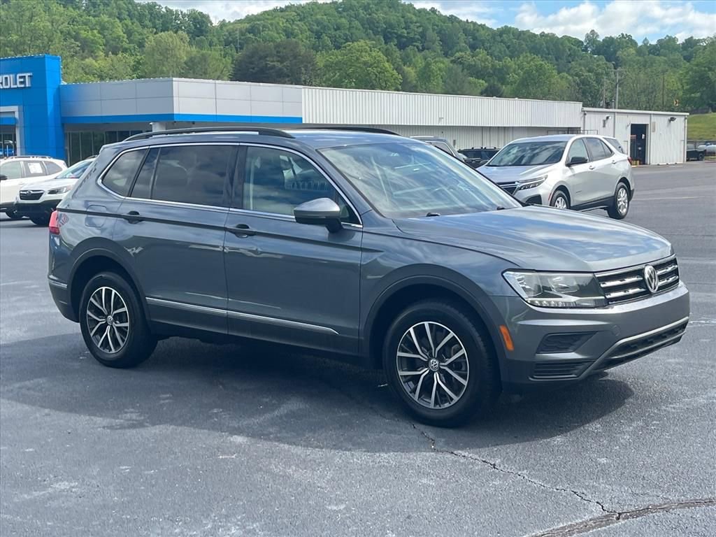 Used 2020 Volkswagen Tiguan SE w/ Panoramic Sunroof Package AWD/4WD image 6