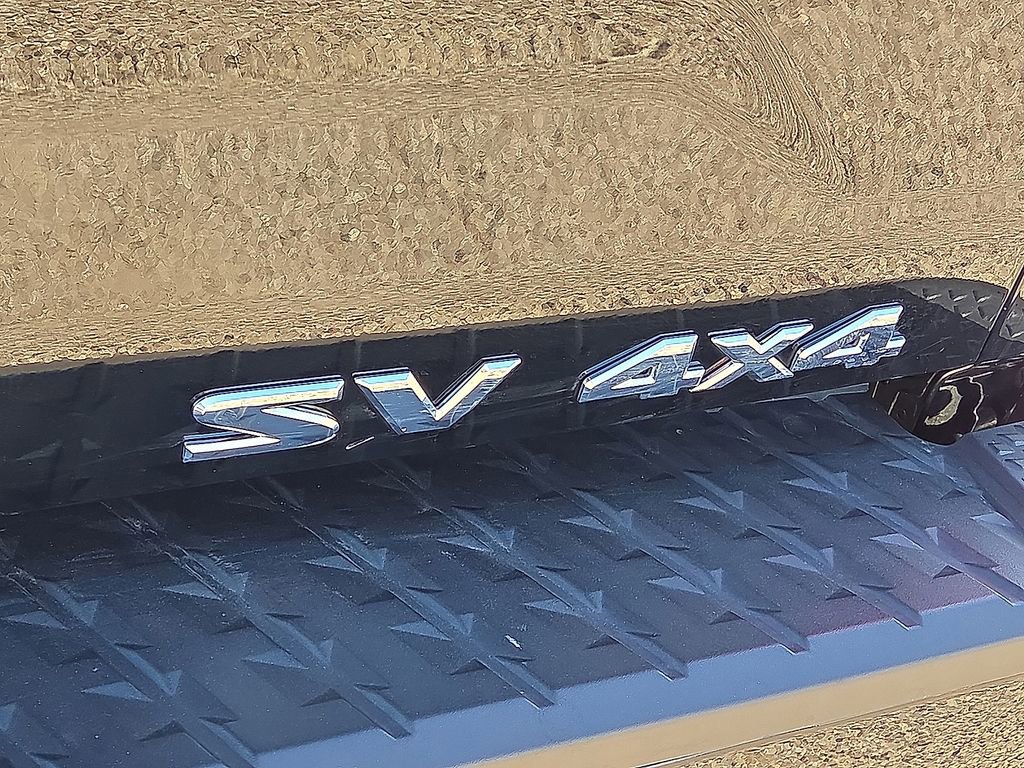 Used 2023 Nissan Titan SV image 17