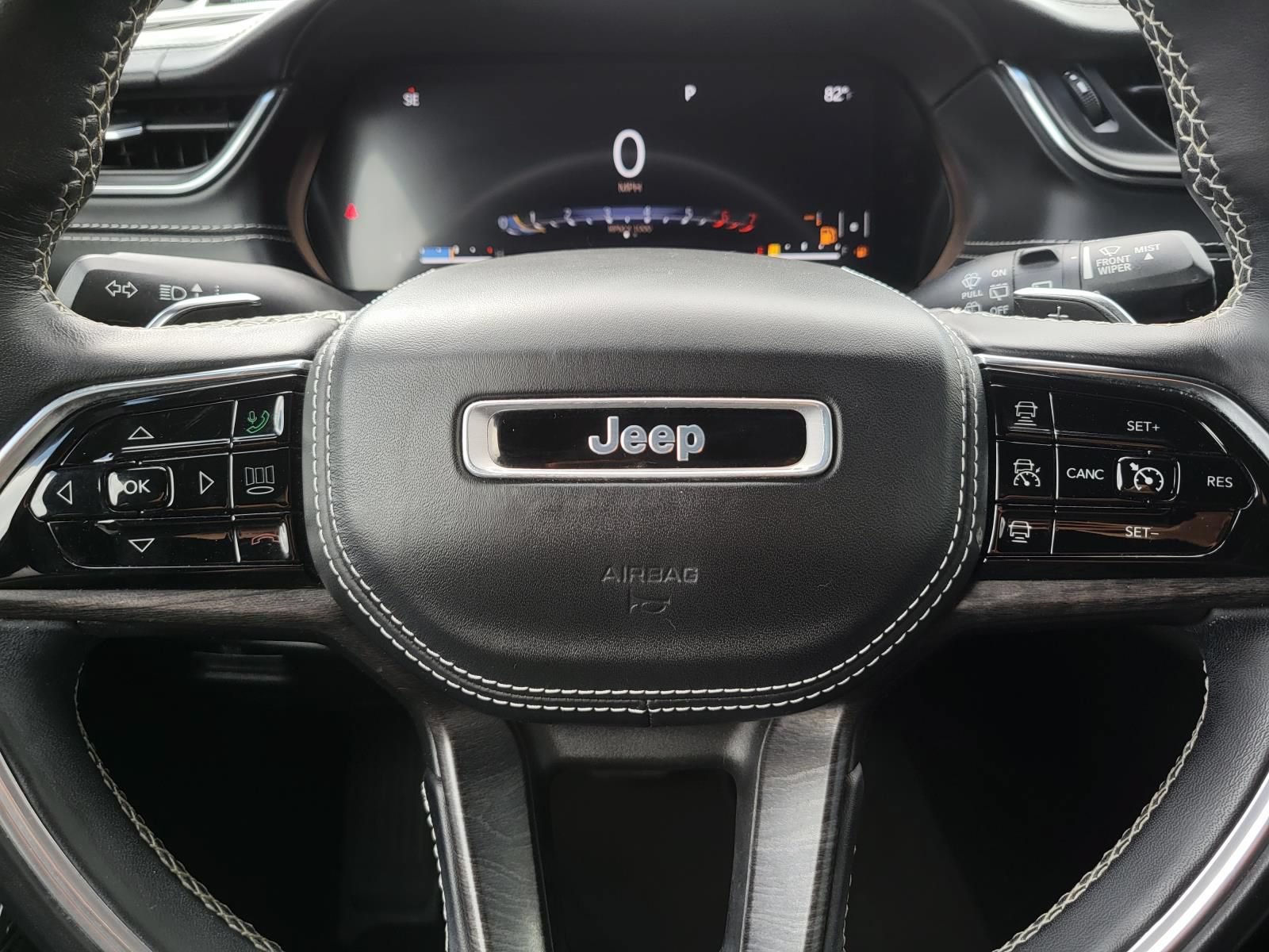 Used 2021 Jeep Grand Cherokee L Overland w/ Luxury Tech Group IV AWD/4WD image 35