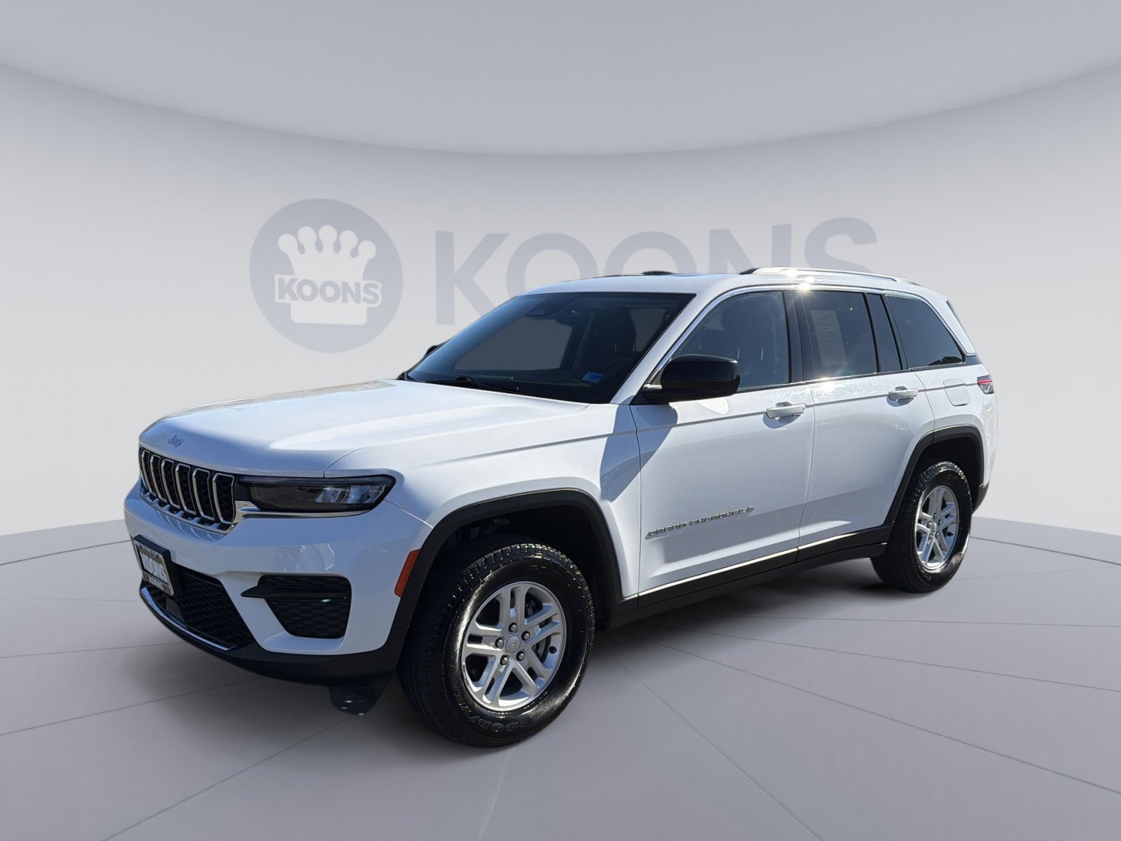 Used 2023 Jeep Grand Cherokee Laredo w/ Luxury Tech Group I