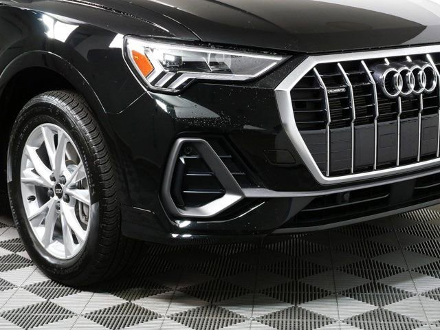 Certified 2025 Audi Q3 2.0T Premium Plus w/ Premium Plus Package AWD/4WD image 37