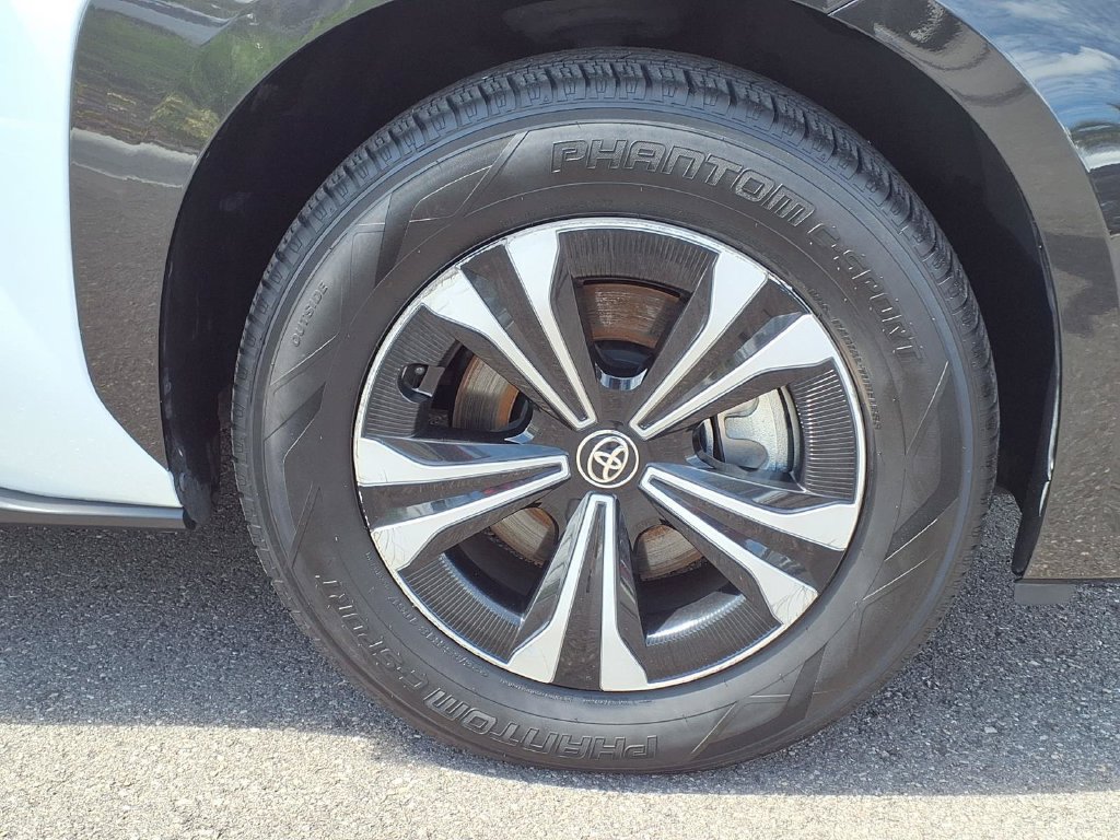 Used 2024 Toyota bZ4X AWD w/ Weather Package image 12