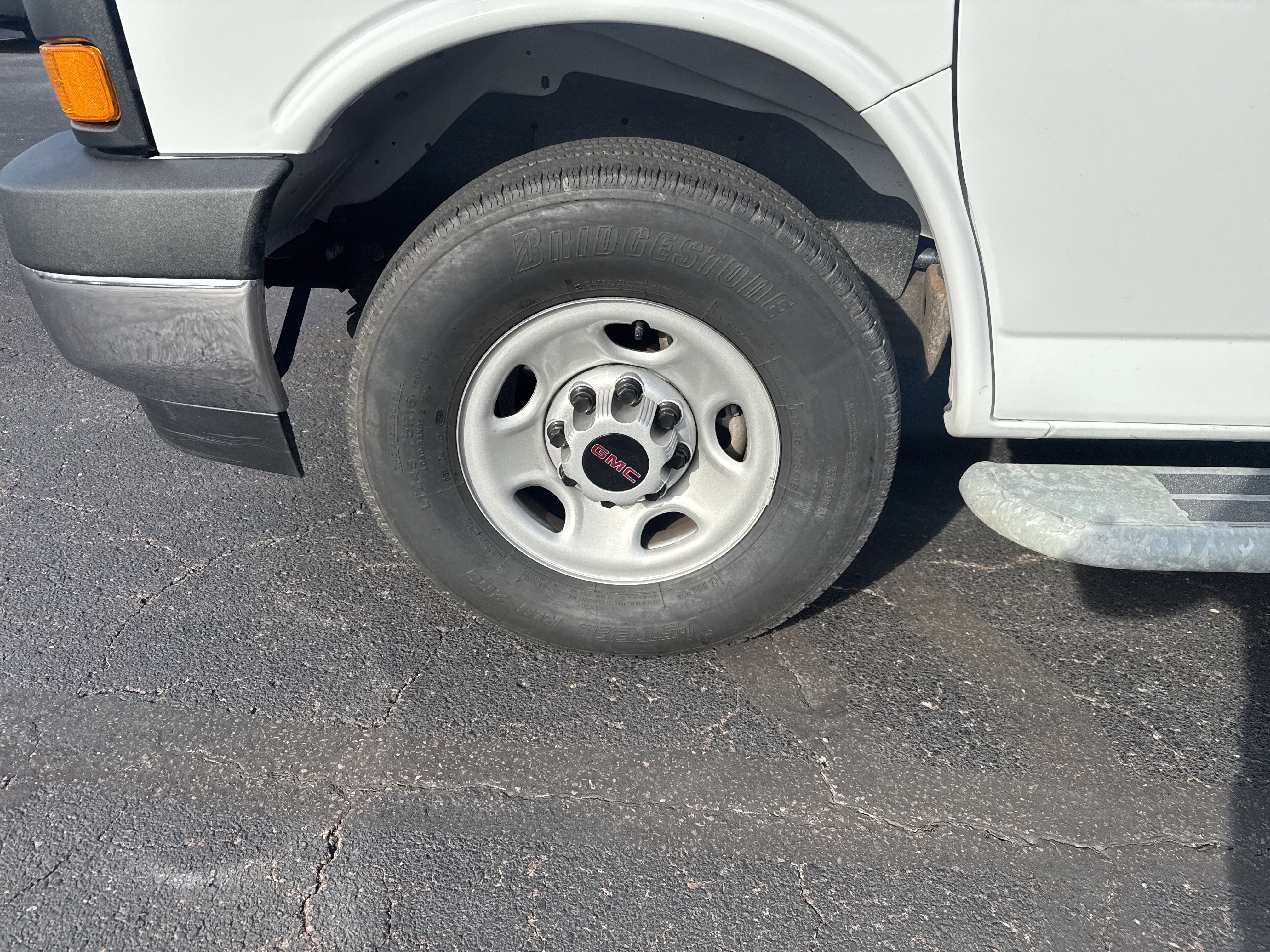 Used 2023 GMC Savana 2500 w/ Driver Convenience Package image 11