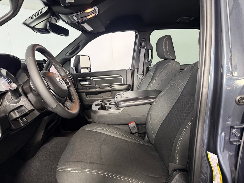 Used 2025 RAM 2500 Big Horn AWD/4WD image 18