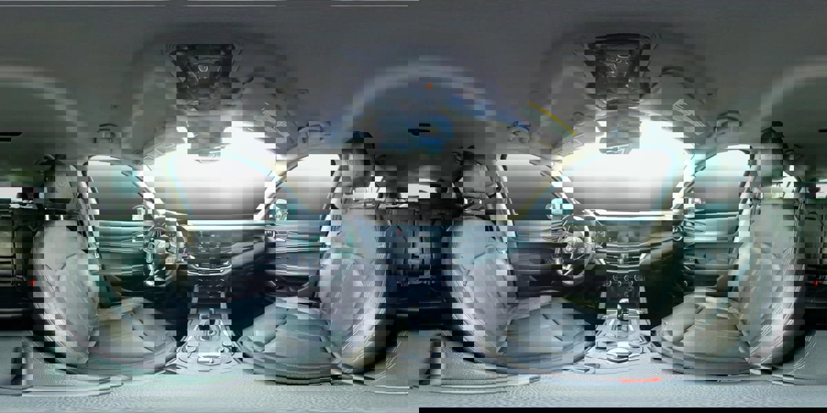 Used 2018 Alfa Romeo Stelvio AWD image 32