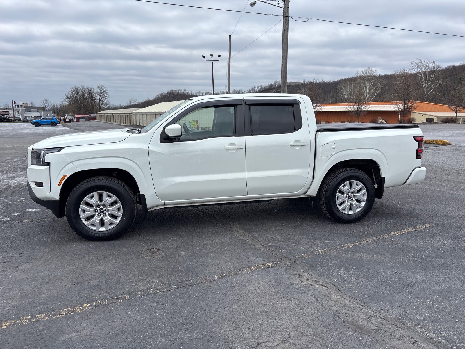 Used 2022 Nissan Frontier SV image 4