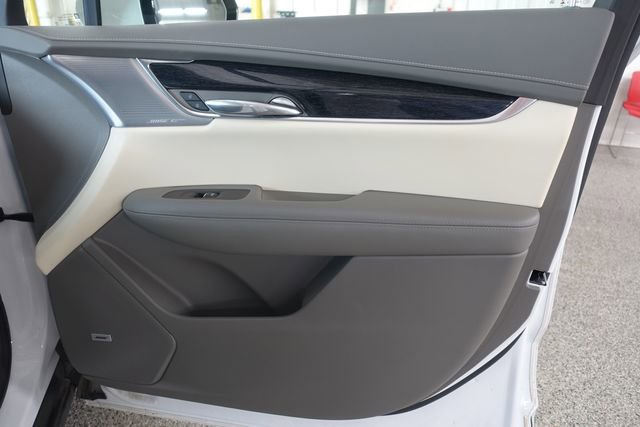 Used 2023 Cadillac XT6 Premium Luxury w/ Technology Package FWD image 28