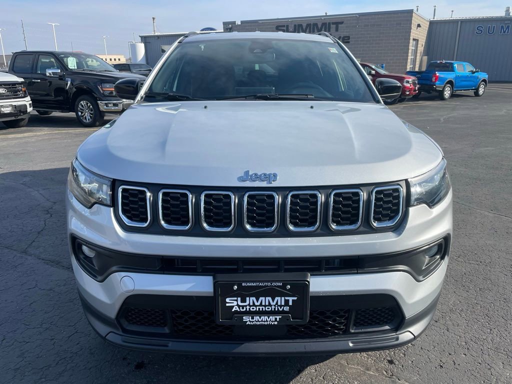 Used 2024 Jeep Compass Latitude AWD/4WD image 23