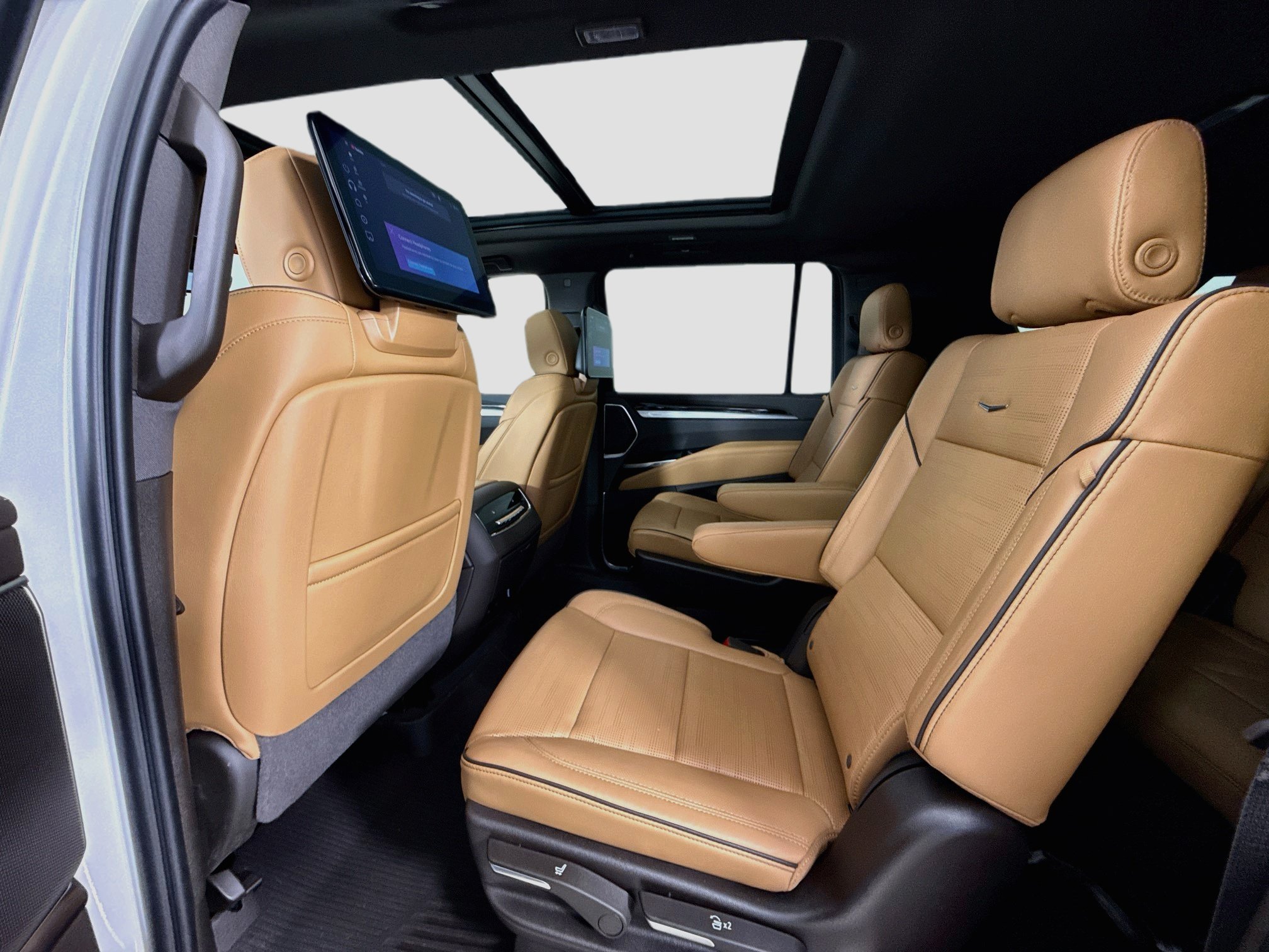 Used 2025 Cadillac Escalade ESV Premium Luxury w/ Touring Package AWD/4WD image 27