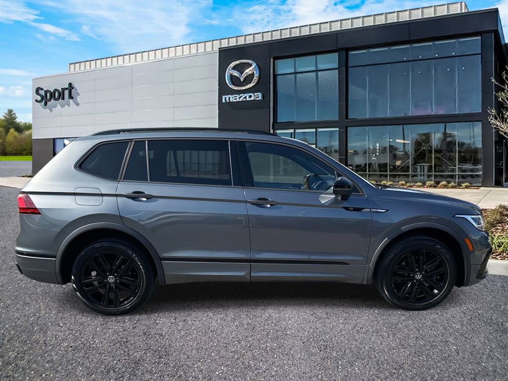 Used 2022 Volkswagen Tiguan SE R-Line image 2