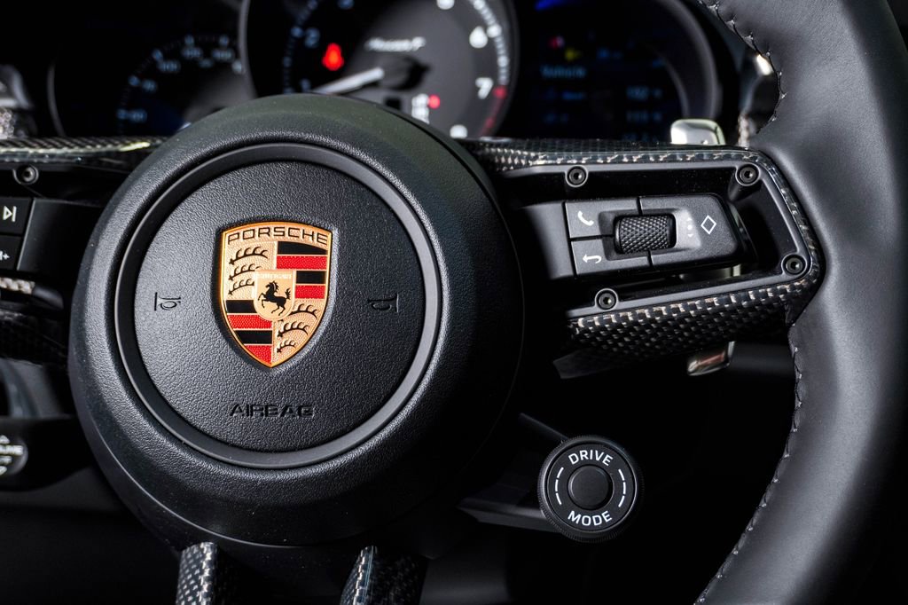 New 2026 Porsche Macan Turbo AWD/4WD image 19