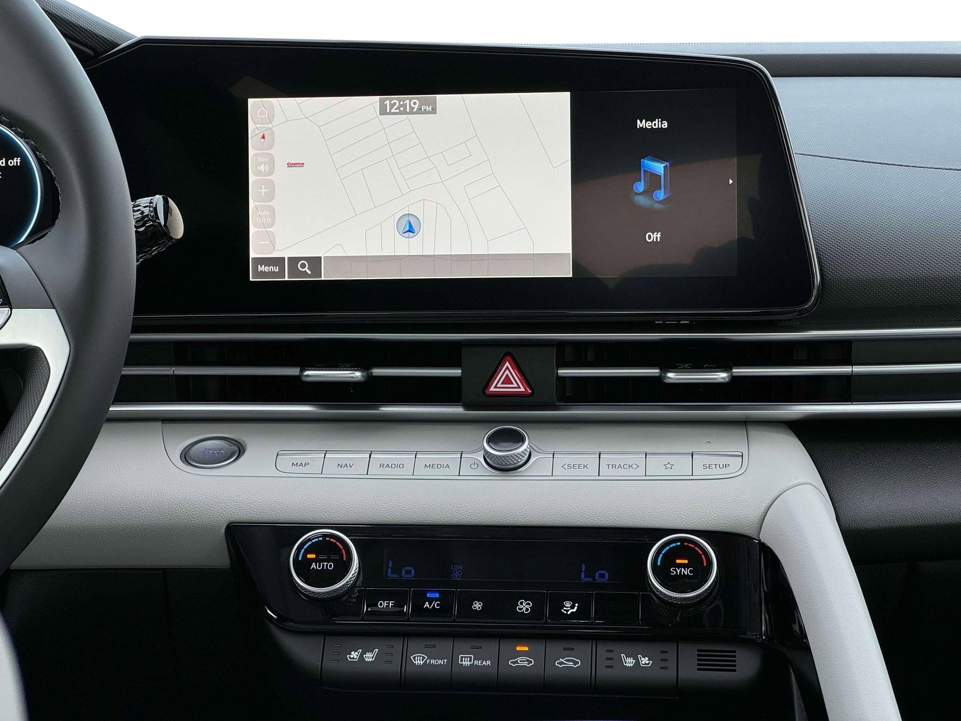 New 2025 Hyundai Elantra Limited FWD image 19