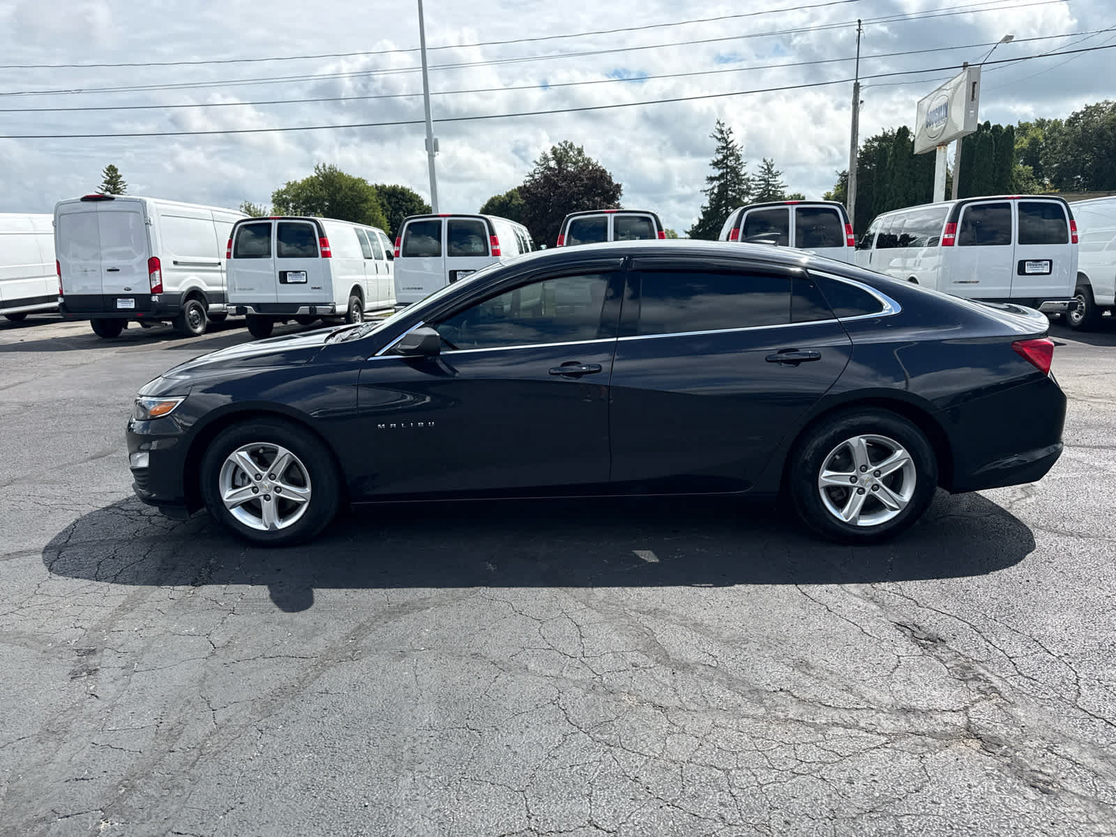 Certified 2022 Chevrolet Malibu LS FWD image 2