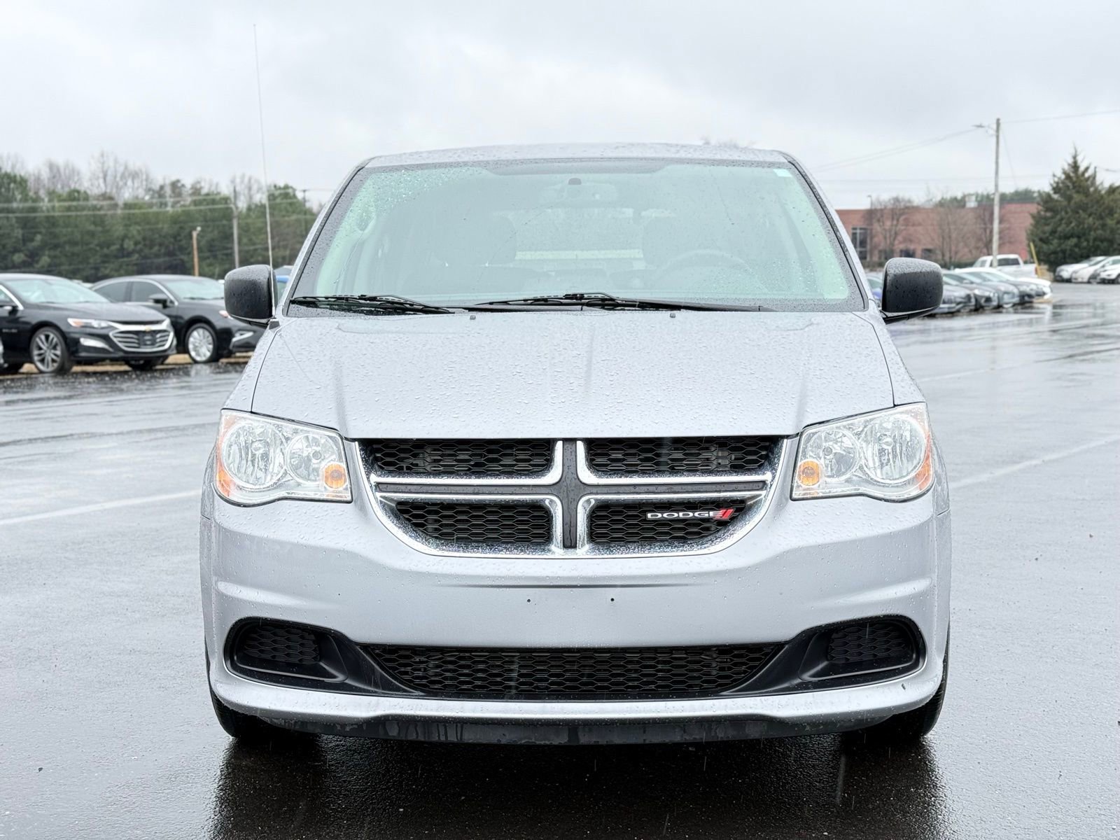 Used 2018 Dodge Grand Caravan SE w/ UConnect Hands-Free Group image 4