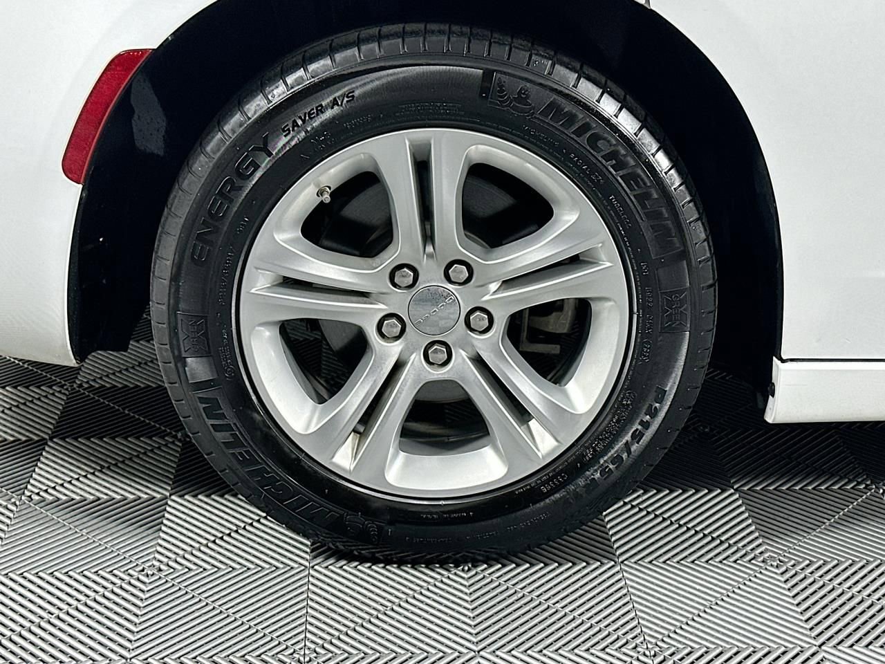 Used 2023 Dodge Charger SXT w/ Cold Weather Package RWD image 29