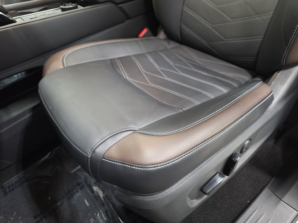 Used 2024 Nissan Pathfinder Platinum w/ Cargo Package AWD/4WD image 28