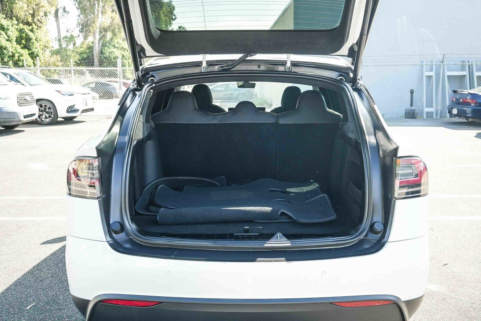Used 2023 Tesla Model X AWD/4WD image 24
