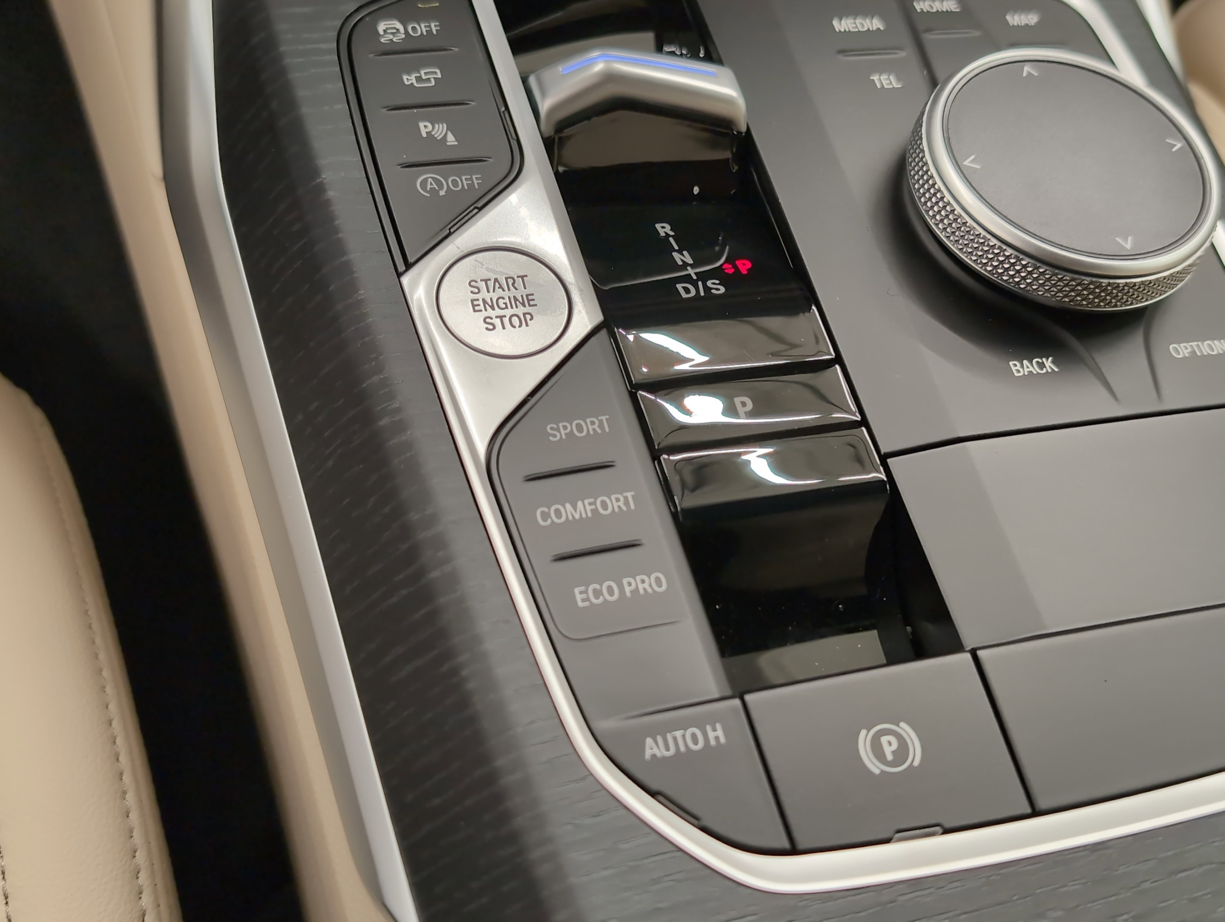 New 2025 BMW 330i Sedan w/ Premium Package image 19