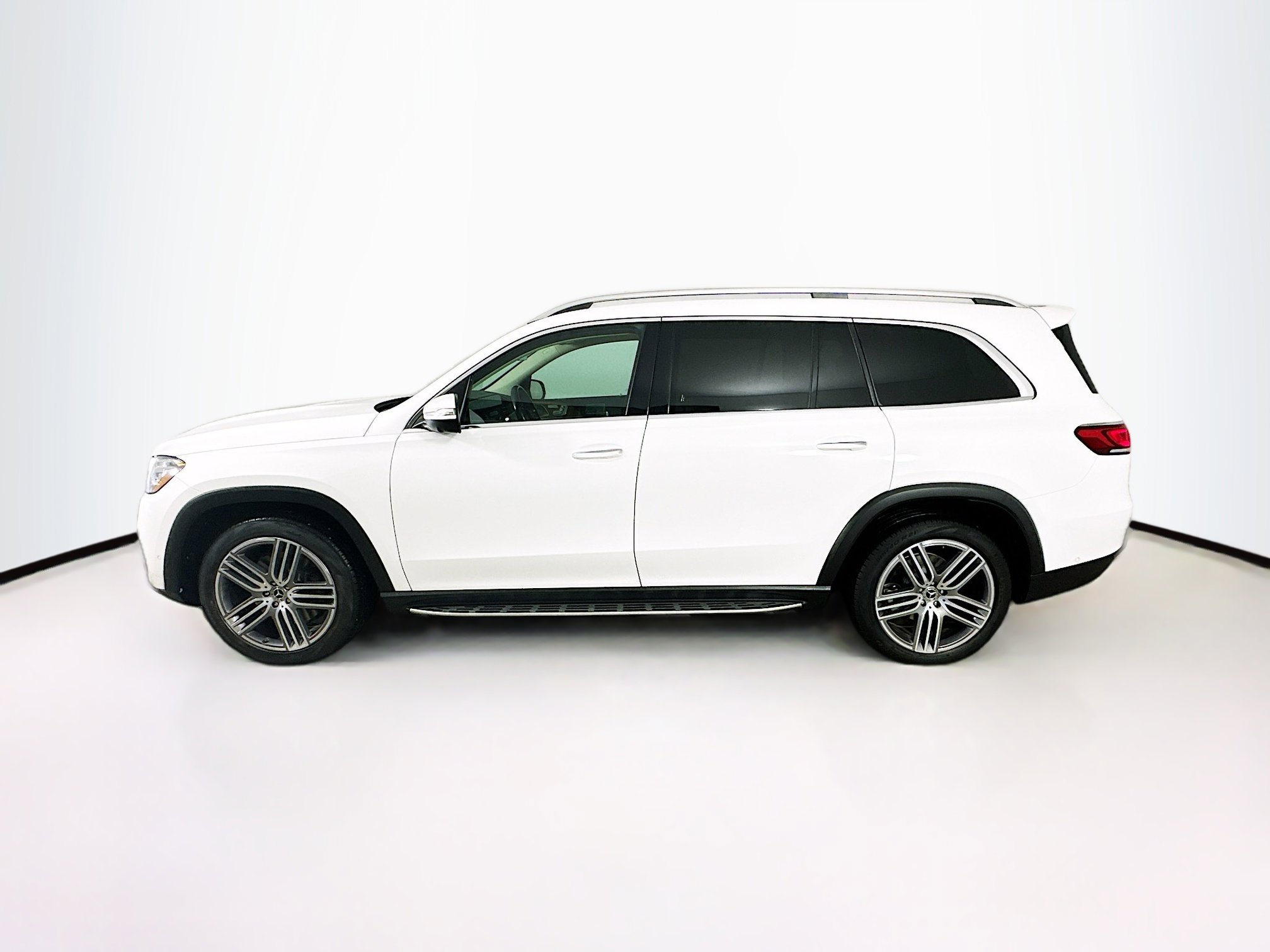 Used 2021 Mercedes-Benz GLS 450 4MATIC image 4
