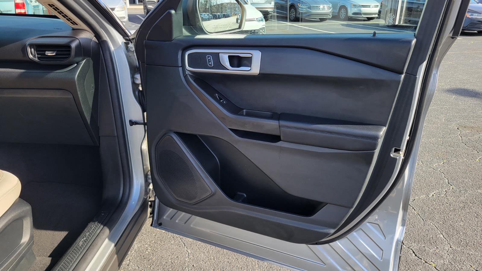 Used 2022 Ford Explorer Base image 35