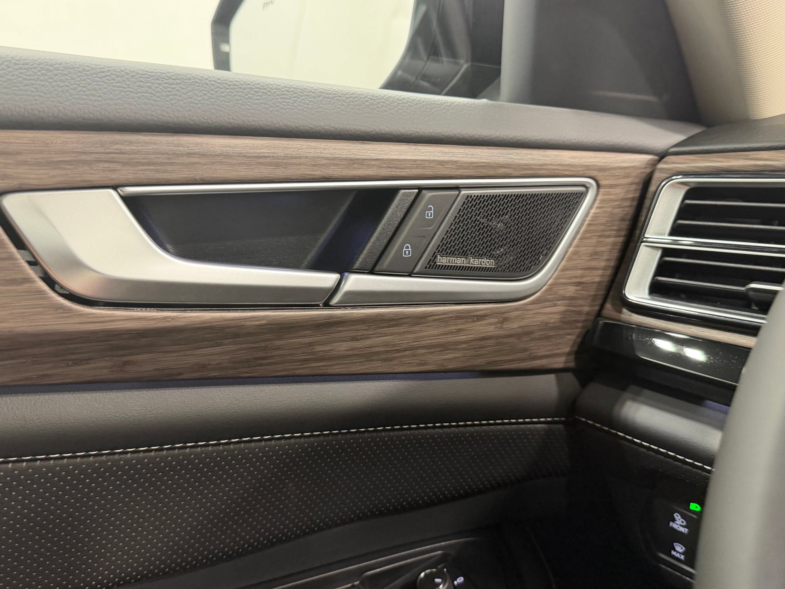 New 2026 Volkswagen Atlas SEL Premium R-Line AWD/4WD image 49