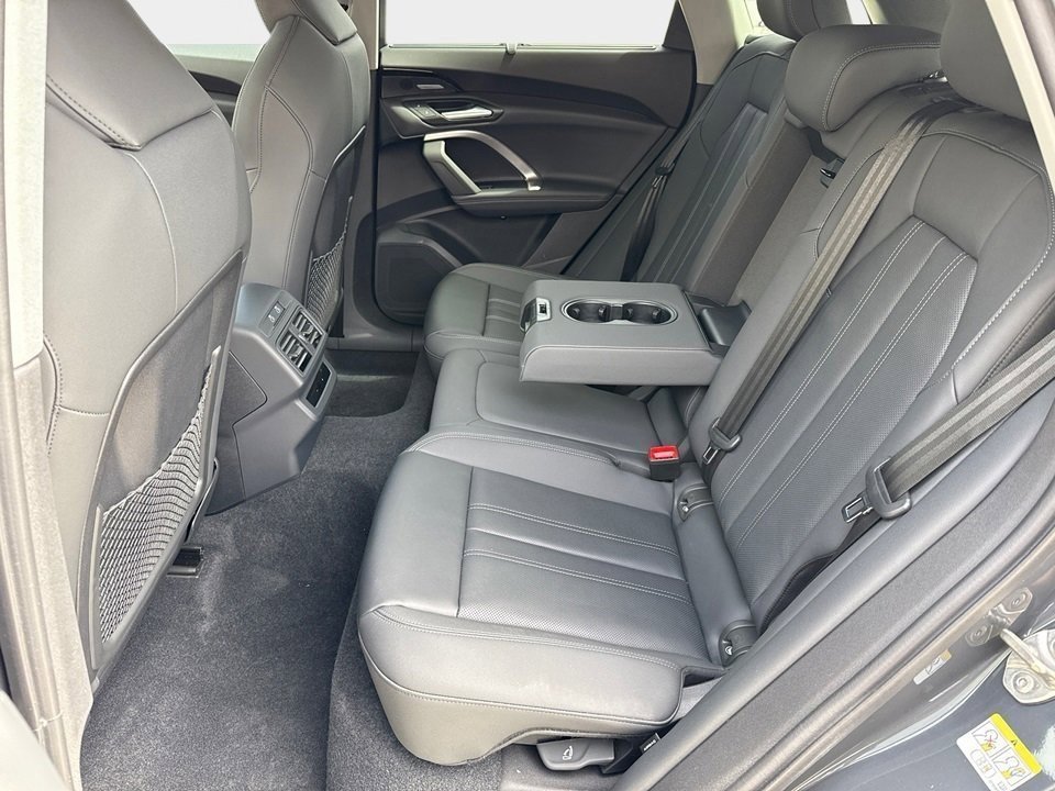 Certified 2025 Audi Q5 2.0T Premium Plus w/ Premium Plus image 12
