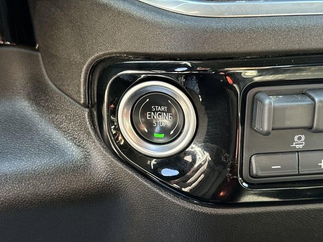 Used 2025 Chevrolet Silverado 3500 LT w/ Convenience Package image 16