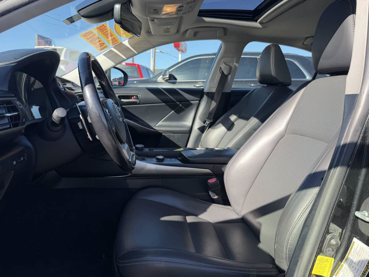 Used 2017 Lexus IS 200t RWD image 10
