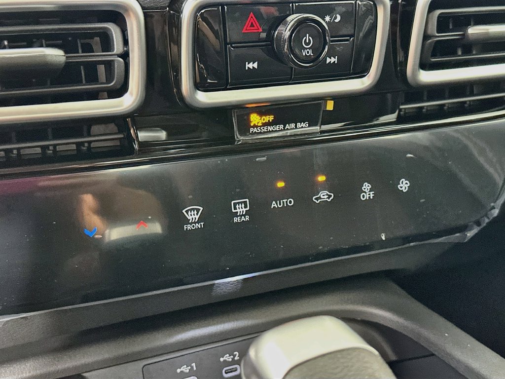 New 2027 Nissan Sentra SR w/ Floor Mat Package FWD image 21