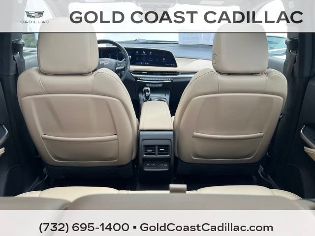 Used 2024 Cadillac XT4 Luxury w/ Cold Weather Package FWD image 12