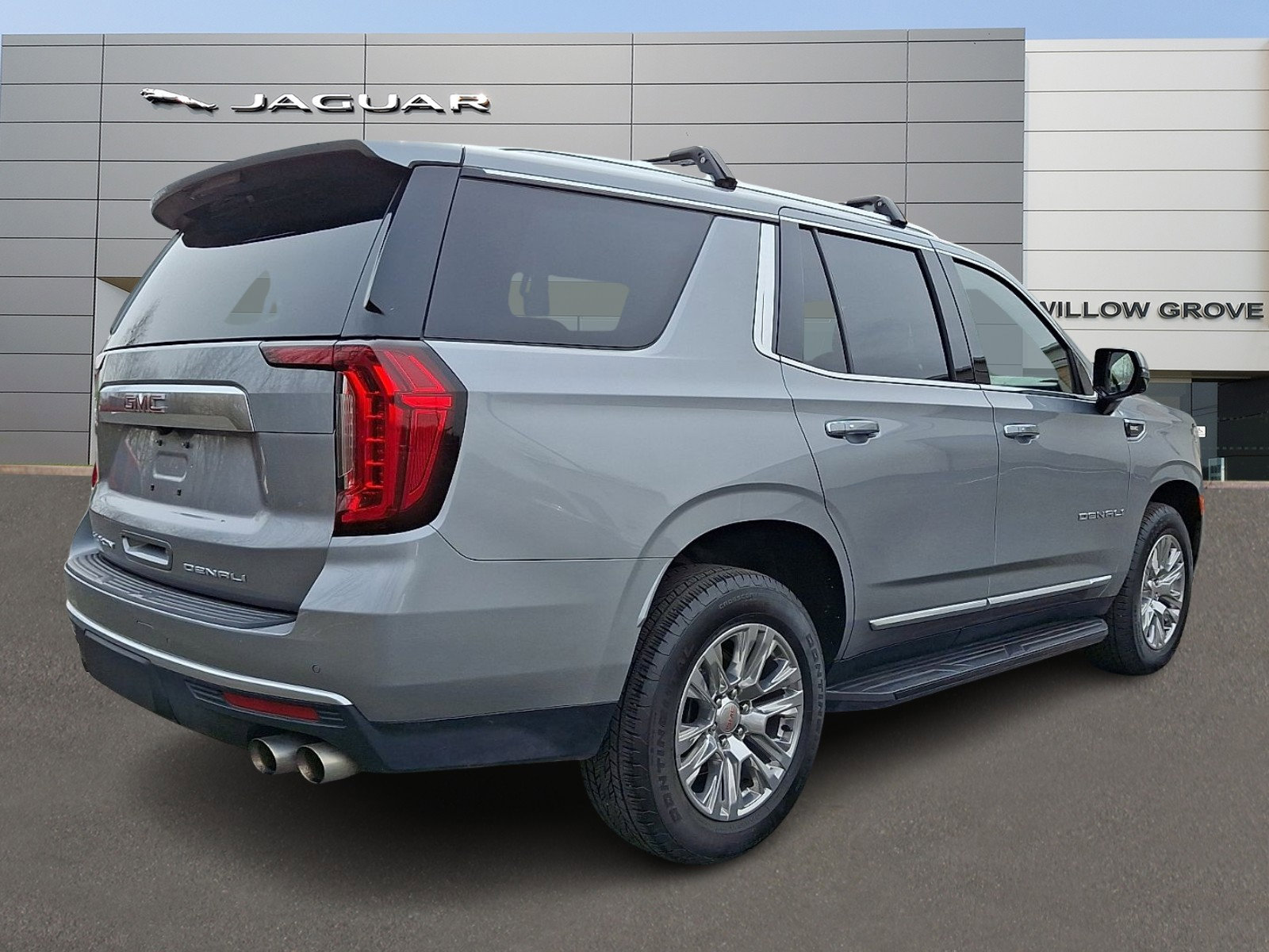 Used 2023 GMC Yukon Denali AWD/4WD image 2