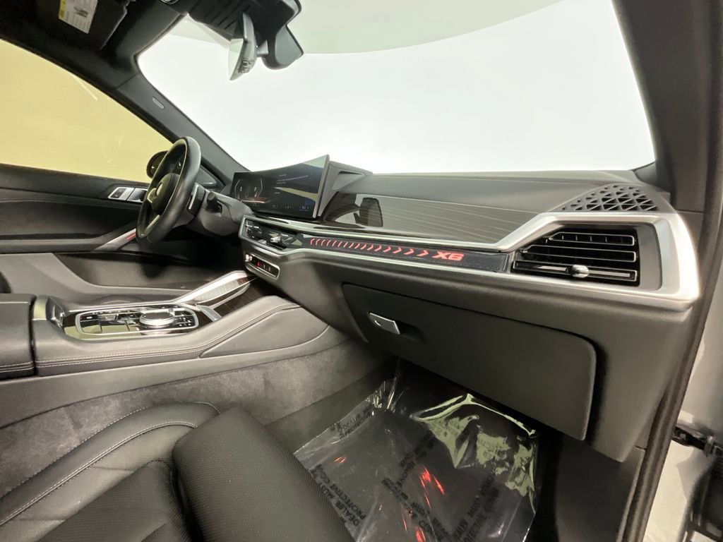 Used 2024 BMW X6 xDrive40i w/ M Sport Professional Package image 19