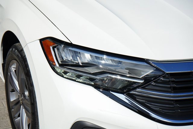 Used 2023 Volkswagen Jetta SE image 11